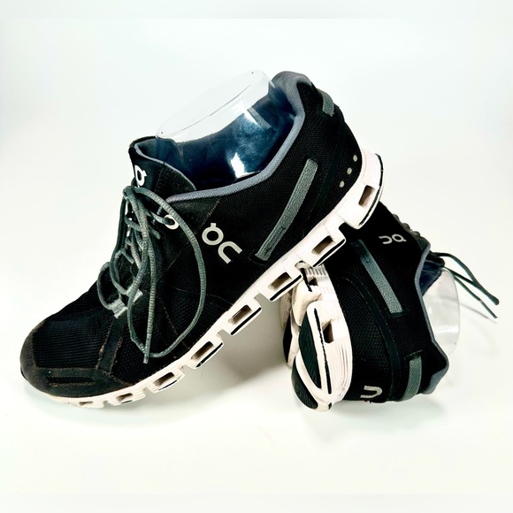 On Running Women ‘s On Cloud Black Running Athletic Shoes - Picture 5 of 12